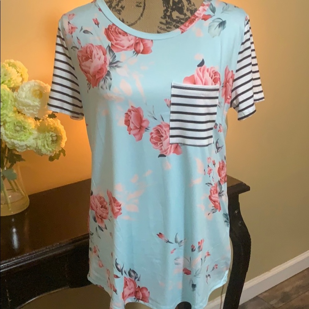 NWOT Ladies top